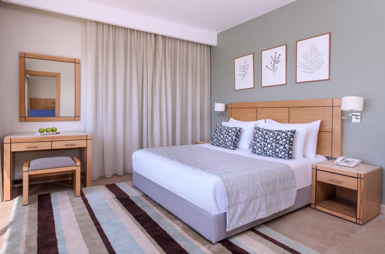 Jaz Little Venice Golf Resort Ain Sukhna Exterior foto A bedroom at the hotel