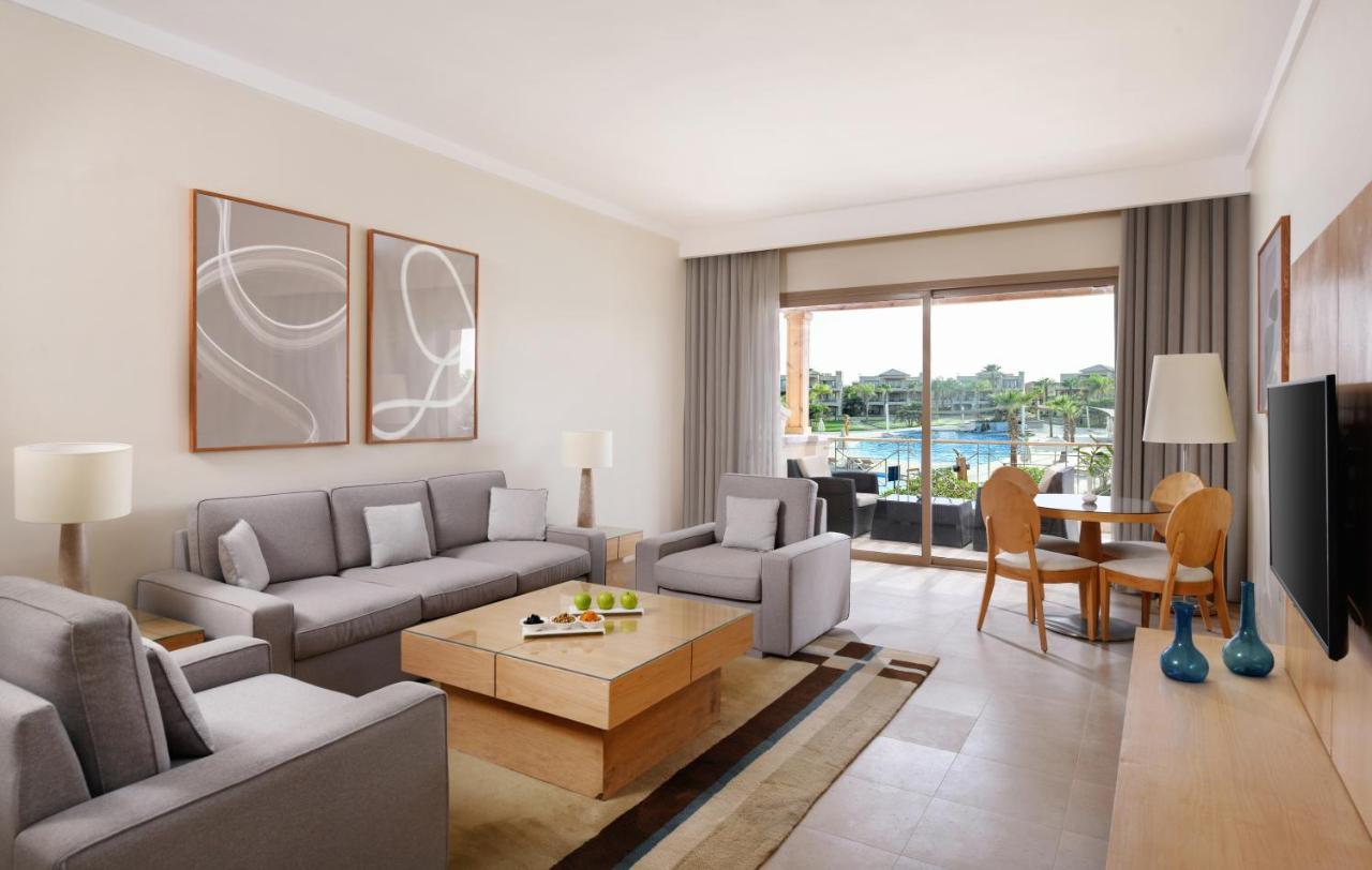 Jaz Little Venice Golf Resort Ain Sukhna Exterior foto A living room at the resort