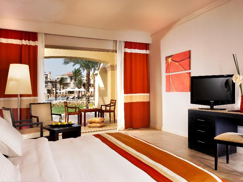 Jaz Little Venice Golf Resort Ain Sukhna Exterior foto A room at the Sheraton Jumeirah Hotel