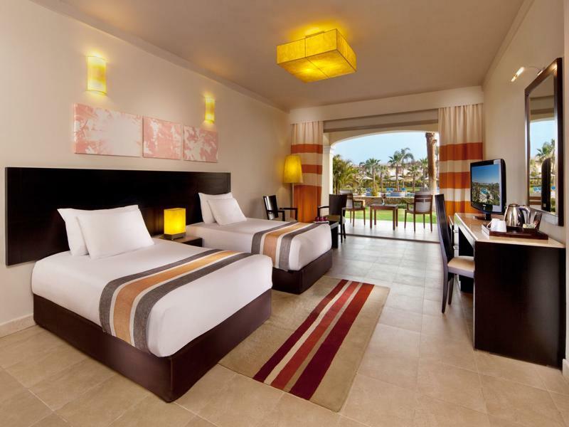 Jaz Little Venice Golf Resort Ain Sukhna Exterior foto A room at the Iberostar Grand Hotel at the Iberostar Village