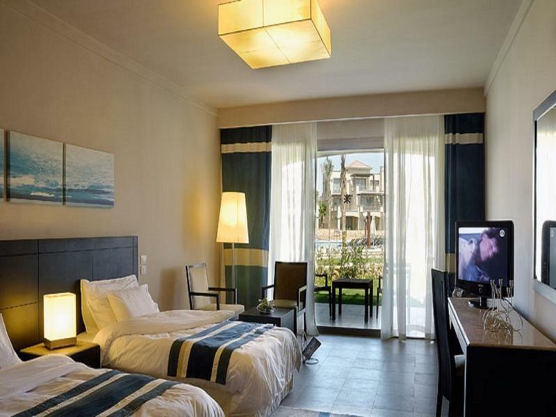 Jaz Little Venice Golf Resort Ain Sukhna Exterior foto A room at the hotel