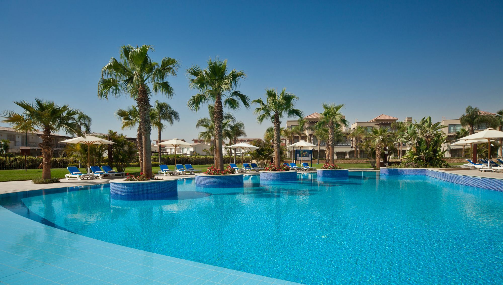 Jaz Little Venice Golf Resort Ain Sukhna Exterior foto Pool at the Westin The Palm